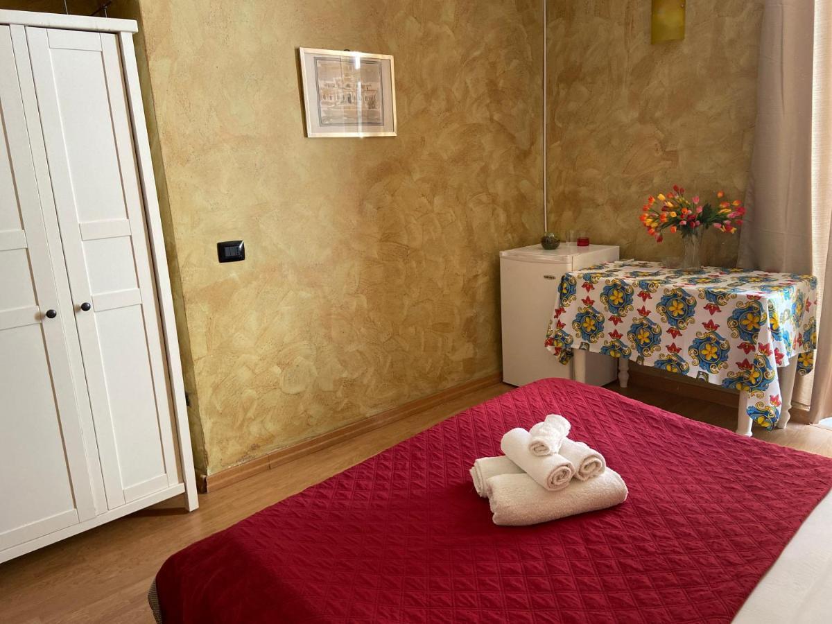 Rent House A Casa Mia Hotel Palermo Exterior photo